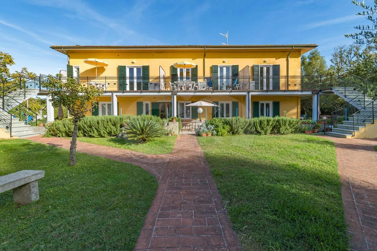 Residence Gli Olmi - Goelba マリーナ・ディ・カンポ 0*,